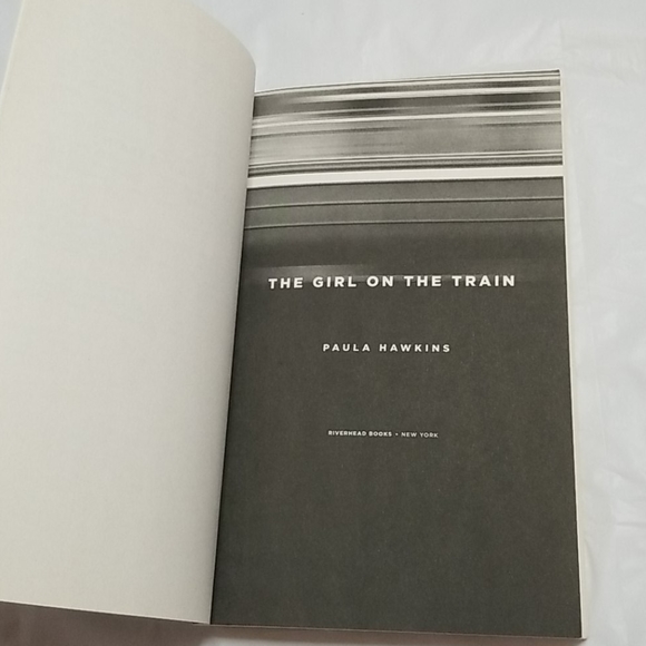 "The Girl on the Train" by Paula Hawkins NWT - Picture 7 of 8